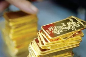 Vàng SJC giảm 1,35 triệu đồng/lượng