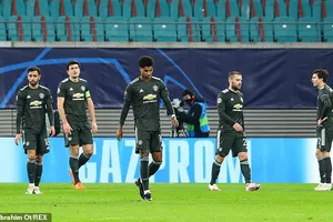 Man Utd phải xuống chơi ở Europa League