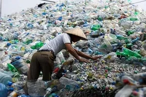 Triển khai các cam kết giảm thiểu ô nhiễm do nhựa