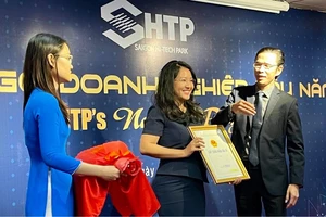 SHTP trao chứng nhận đăng ký đầu tư cho nhiều dự án