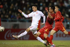 Cả hai đội tuyển bóng đá quốc gia và U22 (trái) đều có nhiệm vụ quan trọng trong năm 2021. Ảnh: P.MINH