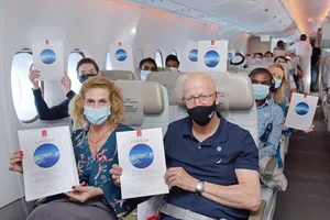 Chuyến bay đặc biệt gồm toàn bộ phi hành đoàn và hành khách đều đã được tiêm phòng