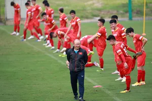 Phong thái tự tin của thầy trò HLV Park Hang-seo trước chuyến xuất ngoại đến UAE. Ảnh: MINH HOÀNG