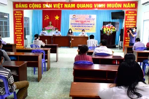 Công ty TNHH MTV XSKT Sóc Trăng hỗ trợ (đợt 1) trên 5,6 tỷ đồng cho người bán vé số lẻ