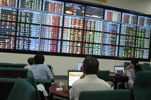 VN-Index tăng gần 22 điểm