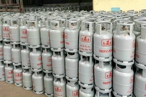  Giá gas tiến sát 500.000 đồng/bình 12kg