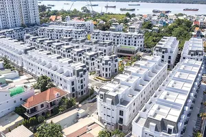 Tập đoàn Xây dựng Hòa Bình bàn giao Dự án Hồng Thịnh Residence