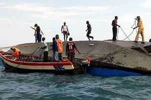 Lật thuyền ở Nigeria, hơn 60 người mất tích