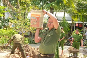 Chung tay xây mái ấm mới cho đồng bào Sóc Trăng