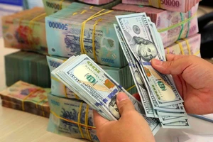 Giá USD tại ngân hàng tăng 4,3% so với đầu năm 2024