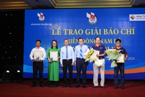 Trao giải báo chí miền Đông Nam bộ lần thứ II