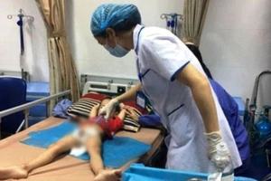 Trẻ nhỏ mắc sùi mào gà, việc điều trị khó khăn hơn người lớn