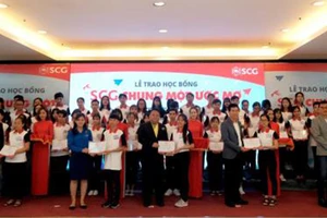 Đồng hành giấc mơ học tập của bạn trẻ 