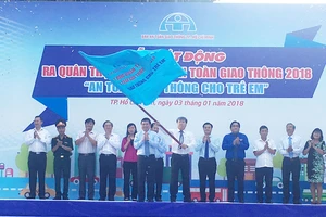 Chủ tịch UBND TPHCM phát động năm An toàn giao thông 2018