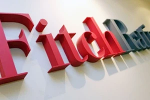 Fitch giữ nguyên mức xếp hạng nợ công ổn định của Pháp