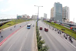 Khu đô thị sáng tạo phải được đầu tư cơ sở hạ tầng đồng bộ, đặc biệt là giao thông và viễn thông. Ảnh: DŨNG PHƯƠNG