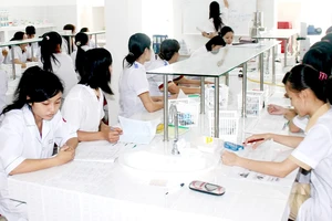 Sinh viên Trường Đại học Y dược Cần Thơ trong giờ học. Ảnh: LÊ ĐÌNH