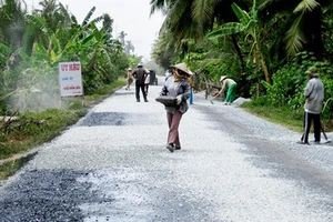 Phát động phong trào xây dựng giao thông nông thôn 