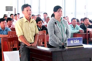 Vụ tráo máy nông cụ của dân nghèo: Nguyên chủ tịch UBND và kế toán xã lãnh án