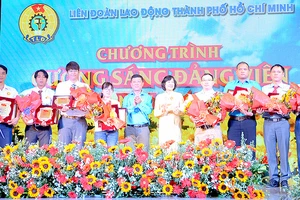 Tuyên dương các gương sáng đảng viên