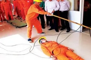 Phải làm gì khi xảy ra tai nạn do điện giật?