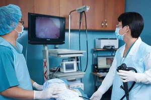 Điều trị co thắt tâm vị qua nội soi đường miệng