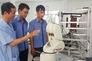  Trường Đại học Sư phạm Kỹ thuật TPHCM tuyển sinh ngành Robot và trí tuệ nhân tạo