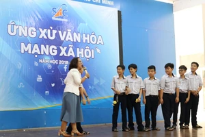 Trung tâm Hỗ trợ HS-SV TPHCM tập huấn chuyên đề “Ứng xử văn hóa mạng xã hội” dành cho học sinh