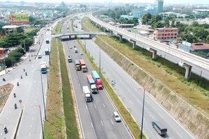 Nút giao thông Đại học Quốc gia TPHCM vừa thông xe, giúp cửa ngõ phía Đông thành phố thông thoáng vào cuối năm. Ảnh: CAO THĂNG