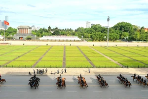 Đoàn kỵ binh trên thao trường