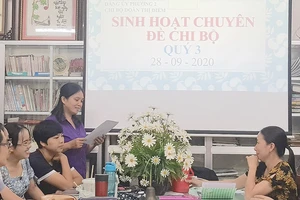 Chi bộ Trường Tiểu học Đoàn Thị Điểm, phường 2 (quận 4) họp chi bộ chuyên đề