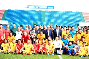 Các cựu cầu thủ Hồng Hà - Trường Sơn - Cửu Long tái ngộ ở Quảng Ninh năm 2020. Ảnh: P.NGUYỄN