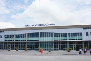 Đề nghị tạm dừng bay đến Côn Đảo