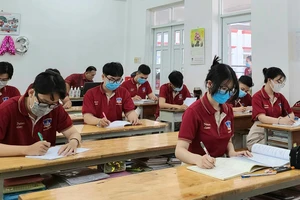 Học sinh Trường THPT Đào Duy Anh (quận 6) trong một giờ học trong năm học 2020-2021