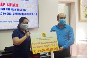 Công đoàn ĐH Quốc gia TPHCM góp 385 triệu đồng mua vaccine Covid-19