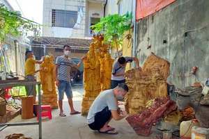 Cơ sở đồ gỗ Tiến Vy nỗ lực vượt qua dịch bằng những sản phẩm chất lượng