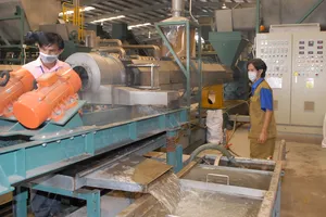 Xử lý rác thải nhựa tại Khu liên hợp xử lý chất thải rắn Tây Bắc (Củ Chi, TPHCM)