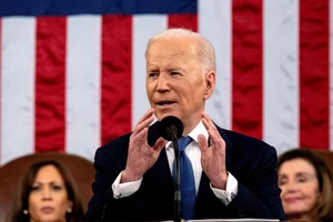 Tổng thống Joe Biden đọc thông điệp Liên bang 2022 sáng 2-3. Ảnh: REUTERS