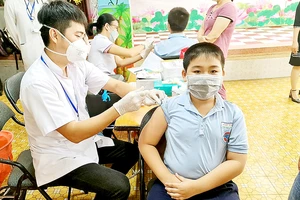 Tiêm vaccine Covid-19 cho trẻ từ 5 đến dưới 12 tuổi tại TPHCM. Ảnh: THÀNH SƠN