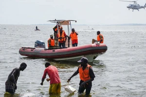 Lật thuyền tại Nigeria, 16 người chết và mất tích