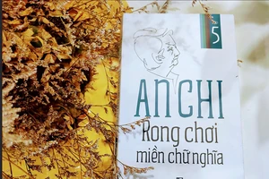 Rong chơi miền chữ nghĩa