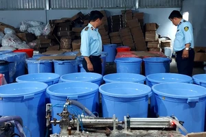Phát hiện kho, xưởng sản xuất mỹ phẩm quy mô lớn