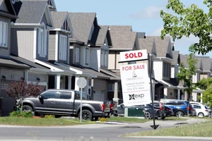 Bảng quảng cáo bất động sản tại Canada