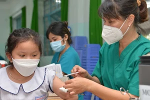 Bộ Y tế hướng dẫn các đối tượng bắt buộc tiêm vaccine