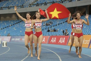 Các cô gái vàng của điền kinh Việt Nam rạng ngời ở đấu trường SEA Games 32