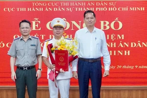 Trao quyết định bổ nhiệm Phó Cục trưởng Cục THADS TPHCM