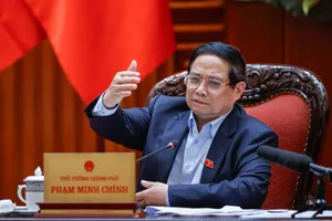 Thủ tướng nhấn mạnh, các bộ ngành phải triển khai công việc khẩn trương, nghiêm túc, khoa học, trên cơ sở chức năng, nhiệm vụ, quyền hạn của mình. Ảnh: VGP