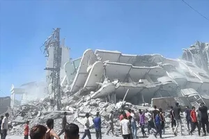 Tòa nhà bị phá hủy sau cuộc không kích của Israel xuống Dải Gaza. Ảnh: IRNA