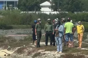 Lực lượng chức năng phong tỏa hiện trường. Ảnh: N.T