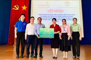 Tiếp nhận hỗ trợ cho học bổng của địa phương